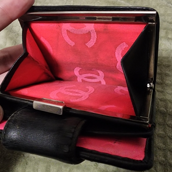 Chanel Full Inclusion Cambon Compact Bifold Wallet, EUC - Picture 12 of 16